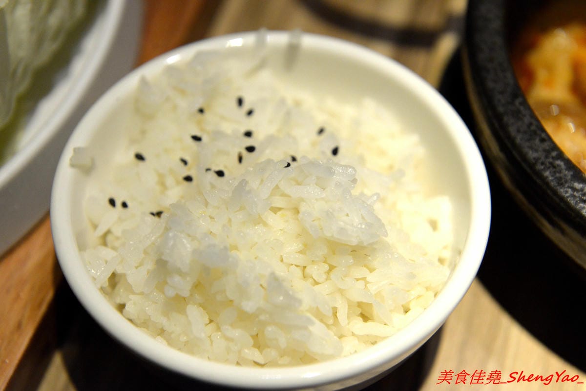 [台中沙鹿]十二段鍋物 – 彰化開上來的精緻鍋物餐廳,迷你版”輕井澤”,店內氣氛佳,用餐不限時間,東西還不錯吃,食材新鮮,價位也不會太貴,目前消費後填問券調查表就有送85折優待券一張。