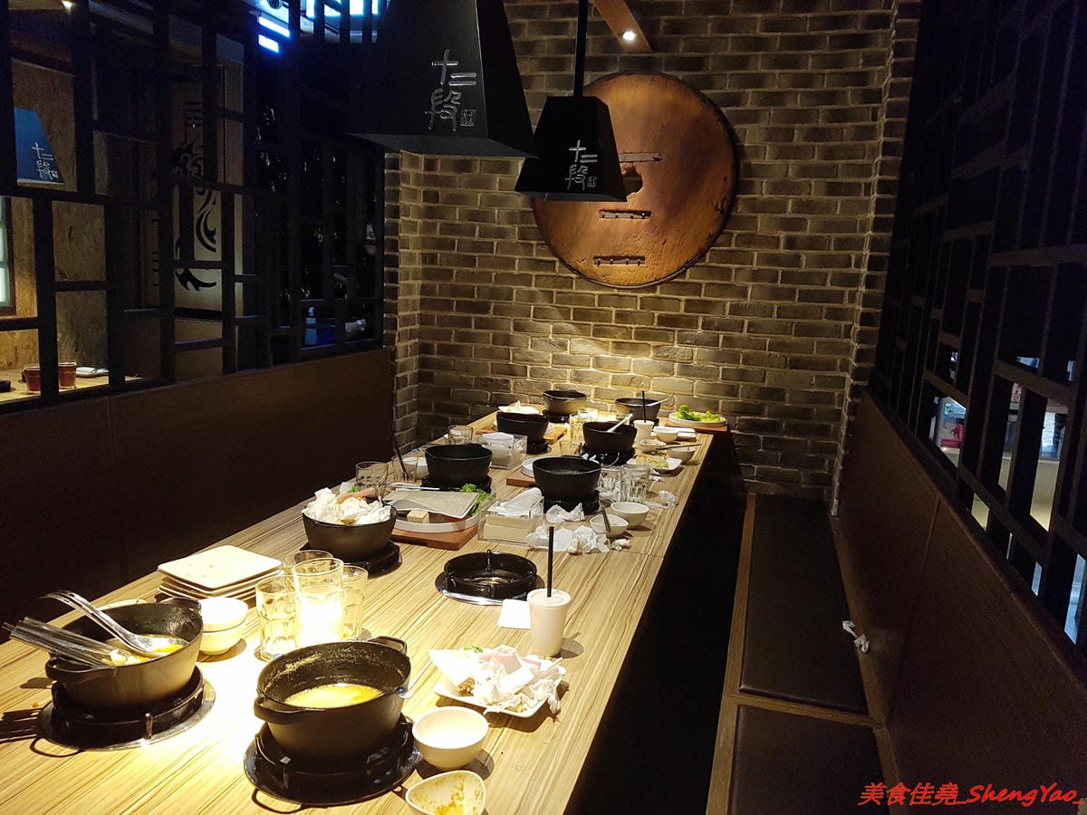 [台中沙鹿]十二段鍋物 – 彰化開上來的精緻鍋物餐廳,迷你版”輕井澤”,店內氣氛佳,用餐不限時間,東西還不錯吃,食材新鮮,價位也不會太貴,目前消費後填問券調查表就有送85折優待券一張。