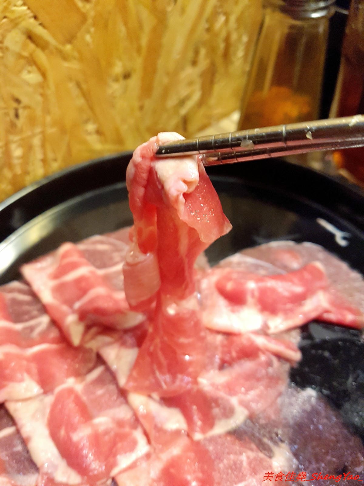 [台中沙鹿]十二段鍋物 – 彰化開上來的精緻鍋物餐廳,迷你版”輕井澤”,店內氣氛佳,用餐不限時間,東西還不錯吃,食材新鮮,價位也不會太貴,目前消費後填問券調查表就有送85折優待券一張。