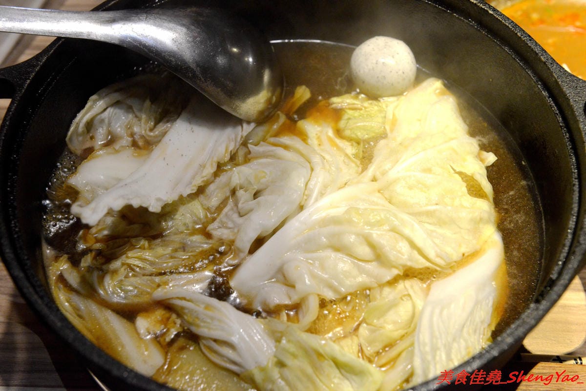 [台中沙鹿]十二段鍋物 – 彰化開上來的精緻鍋物餐廳,迷你版”輕井澤”,店內氣氛佳,用餐不限時間,東西還不錯吃,食材新鮮,價位也不會太貴,目前消費後填問券調查表就有送85折優待券一張。