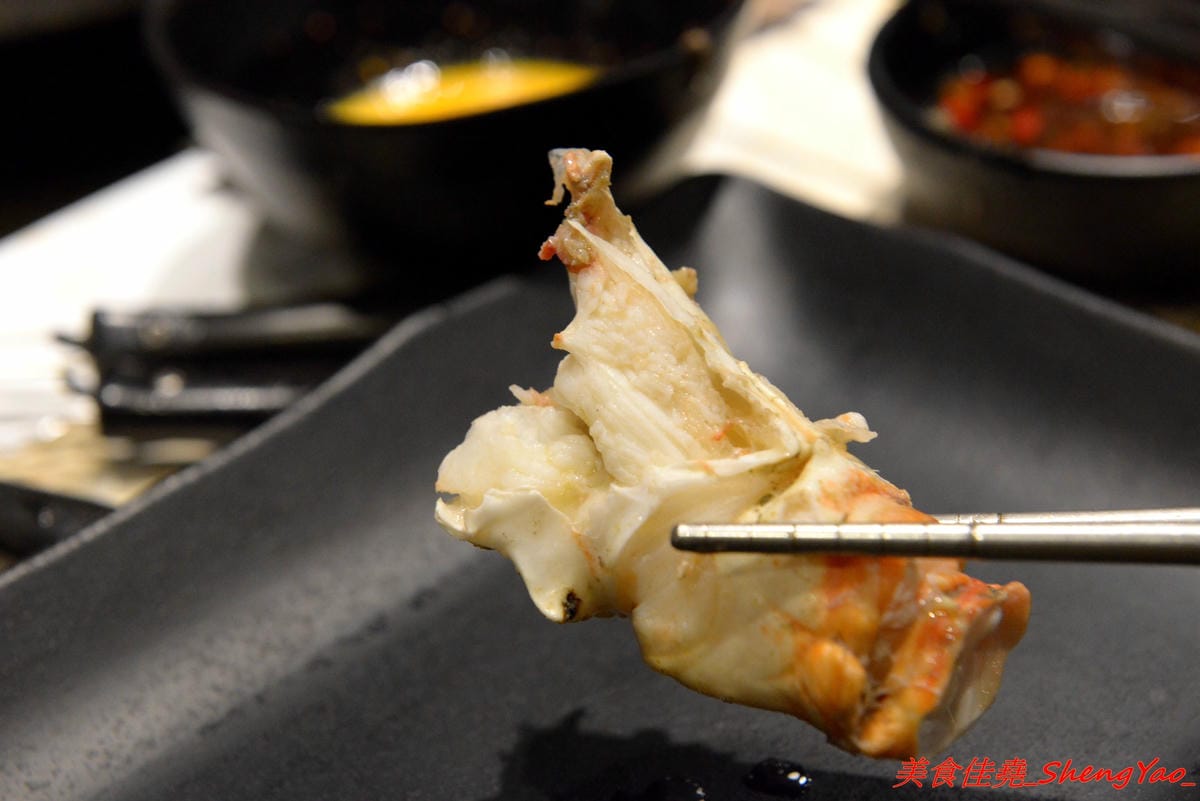 [基隆中正]魯山人和風壽喜鍋物 – 基隆好吃的壽喜燒鍋物吃到飽,海鮮食材新鮮、肉類品質不錯,自助吧東西豐富,相對價位合理,晚上還可以看夜景,聚餐好地方。(已歇業)