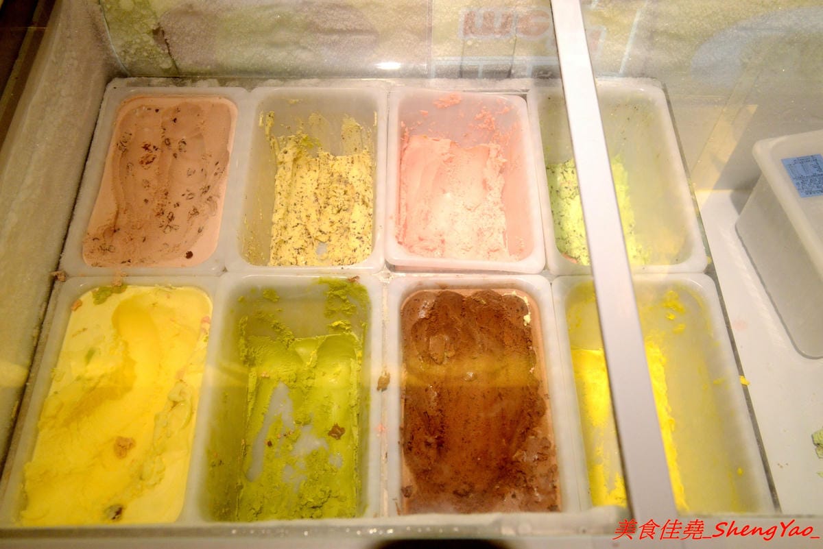 [基隆中正]魯山人和風壽喜鍋物 – 基隆好吃的壽喜燒鍋物吃到飽,海鮮食材新鮮、肉類品質不錯,自助吧東西豐富,相對價位合理,晚上還可以看夜景,聚餐好地方。(已歇業)