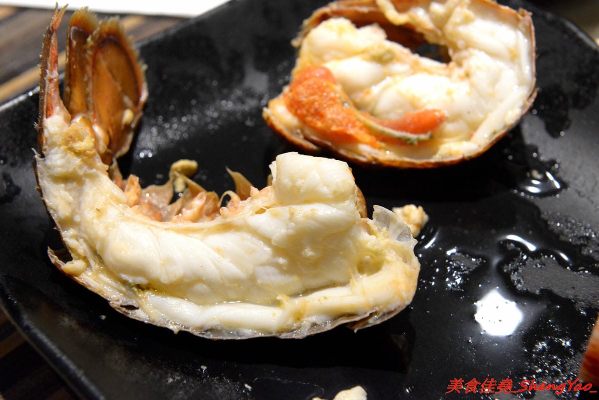 [基隆中正]魯山人和風壽喜鍋物 – 基隆好吃的壽喜燒鍋物吃到飽,海鮮食材新鮮、肉類品質不錯,自助吧東西豐富,相對價位合理,晚上還可以看夜景,聚餐好地方。(已歇業)