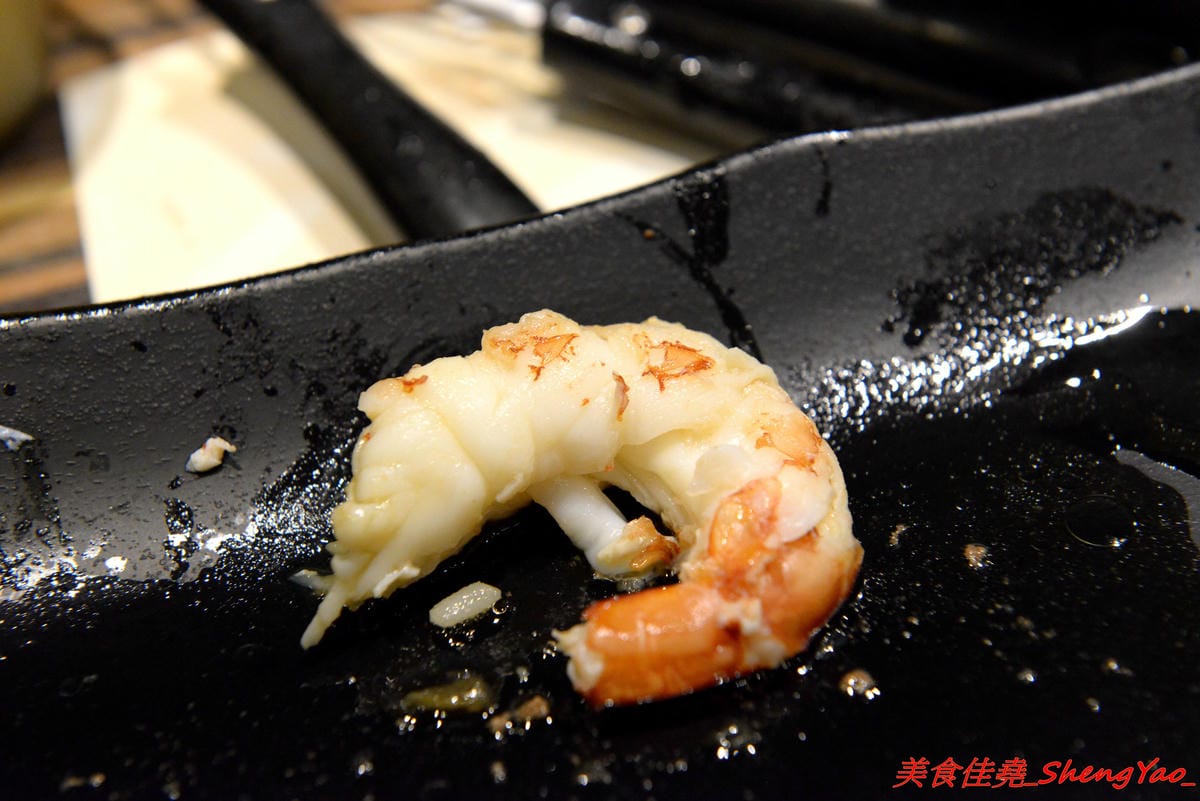 [基隆中正]魯山人和風壽喜鍋物 – 基隆好吃的壽喜燒鍋物吃到飽,海鮮食材新鮮、肉類品質不錯,自助吧東西豐富,相對價位合理,晚上還可以看夜景,聚餐好地方。(已歇業)