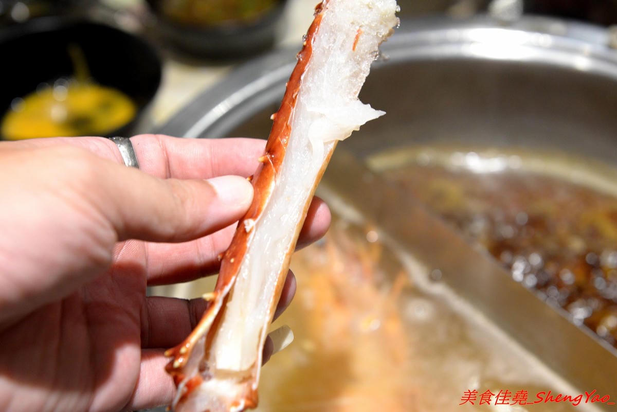 [基隆中正]魯山人和風壽喜鍋物 – 基隆好吃的壽喜燒鍋物吃到飽,海鮮食材新鮮、肉類品質不錯,自助吧東西豐富,相對價位合理,晚上還可以看夜景,聚餐好地方。(已歇業)