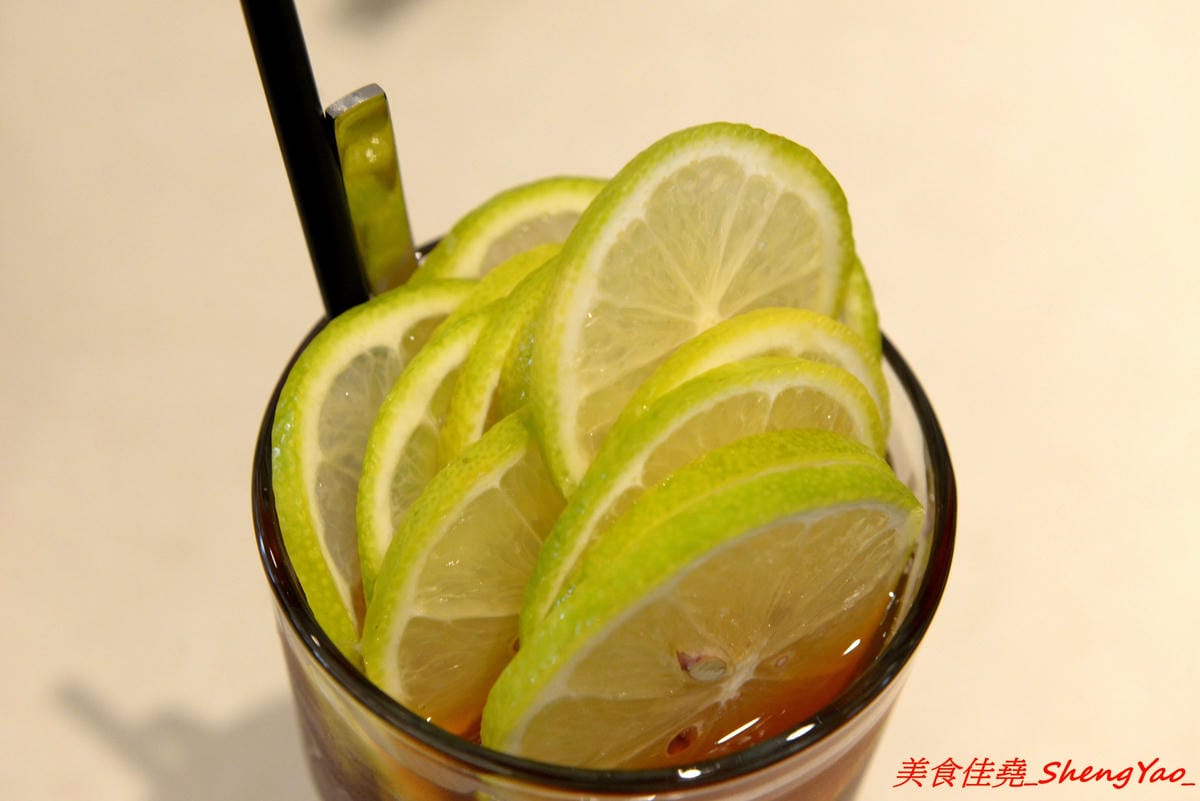[台中西屯]銅鑼灣文記港式餐廳 – 台中又一新開幕的港式餐廳,師傅是香港人,餐點口味道地且還不錯吃,價位相當親民,位在老虎城附近,吃完剛好可以看電影。