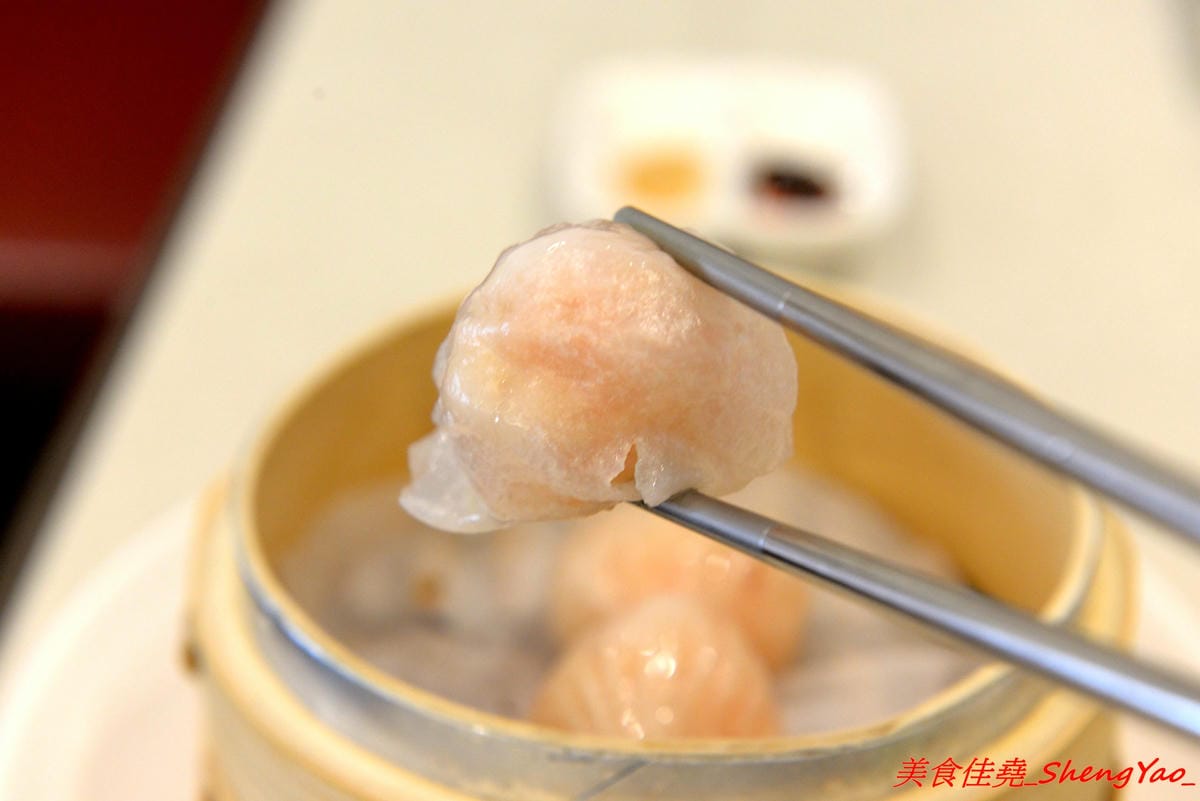 [台中西屯]銅鑼灣文記港式餐廳 – 台中又一新開幕的港式餐廳,師傅是香港人,餐點口味道地且還不錯吃,價位相當親民,位在老虎城附近,吃完剛好可以看電影。