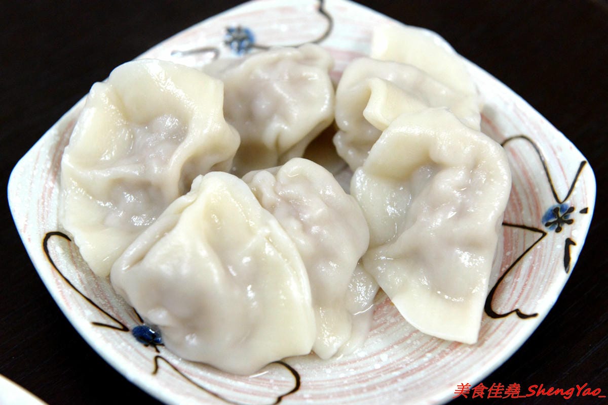 [台中沙鹿]鮮饌香精緻炒飯專賣店 – 靜宜商圈新開的炒飯專賣店,餐點種類非常多,老闆很有創意,光炒飯口味就多達近20種,店內有提供免費飲料,加麵加飯不加價,非常適合小資族和學生族群們。(店