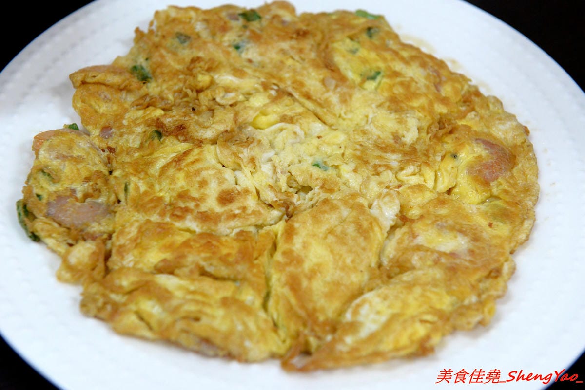 [台中沙鹿]鮮饌香精緻炒飯專賣店 – 靜宜商圈新開的炒飯專賣店,餐點種類非常多,老闆很有創意,光炒飯口味就多達近20種,店內有提供免費飲料,加麵加飯不加價,非常適合小資族和學生族群們。(店