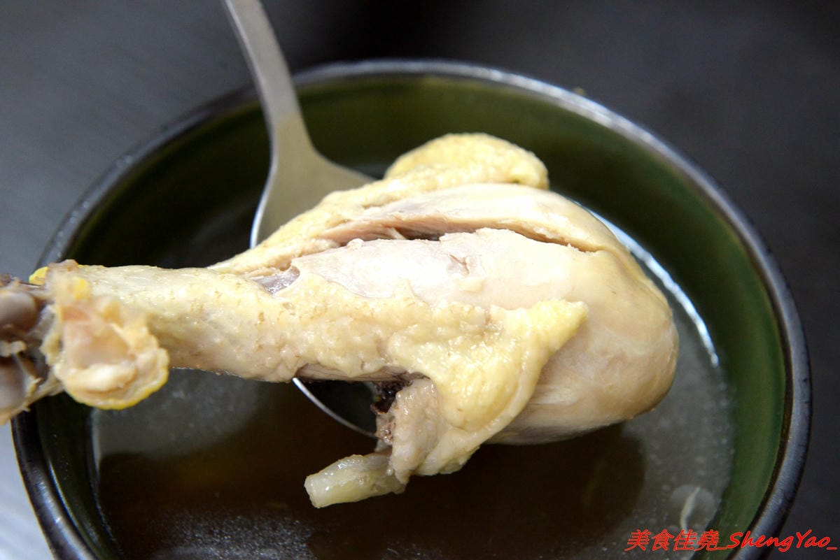 [台中沙鹿]鮮饌香精緻炒飯專賣店 – 靜宜商圈新開的炒飯專賣店,餐點種類非常多,老闆很有創意,光炒飯口味就多達近20種,店內有提供免費飲料,加麵加飯不加價,非常適合小資族和學生族群們。(店