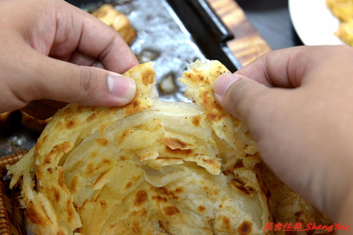 [台中沙鹿]鮮饌香精緻炒飯專賣店 – 靜宜商圈新開的炒飯專賣店,餐點種類非常多,老闆很有創意,光炒飯口味就多達近20種,店內有提供免費飲料,加麵加飯不加價,非常適合小資族和學生族群們。(店