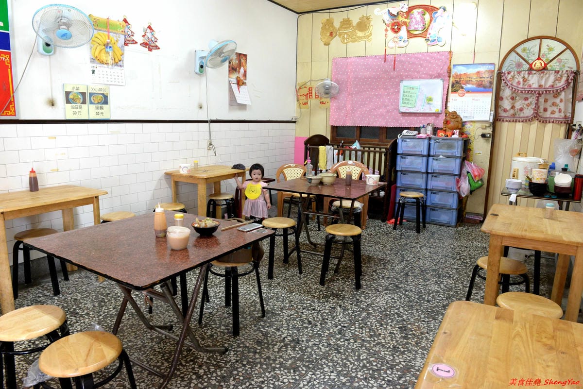 [台中梧棲]大庄肉圓 – 梧棲區公所旁40多年歷史的肉圓老店,口味和沙鹿肉圓不太相同,外皮不油、醬料對味,新推出肉圓蓋飯、肉圓蓋麵。