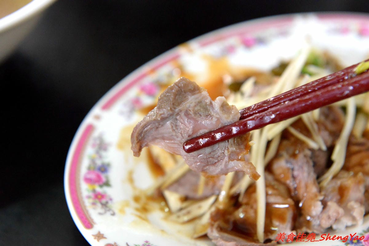 [台中清水]金門小吃店 – 清水在地人推薦美食,招牌鮮魚湯鮮甜好喝,魚肉美味可口,早上7點半開賣只賣到下午兩點半,想喝的話一定要提早來。