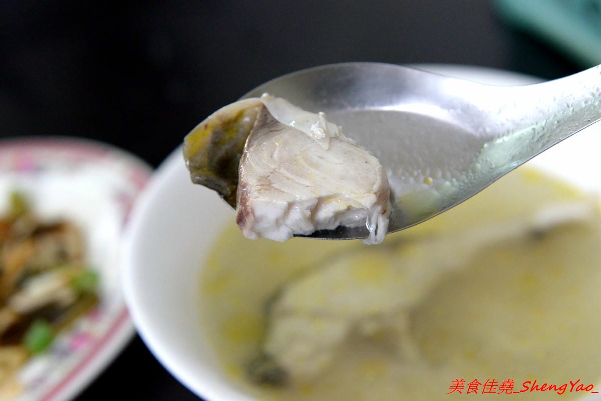 [台中清水]金門小吃店 – 清水在地人推薦美食,招牌鮮魚湯鮮甜好喝,魚肉美味可口,早上7點半開賣只賣到下午兩點半,想喝的話一定要提早來。