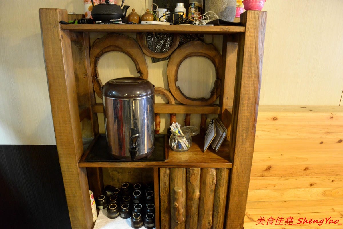 [台中大甲]九尾拉麵 – 大甲最好吃,應該也是台中海線最好吃的拉麵,費時熬煮的湯頭濃稠夠味,麵條和配料也都相當用心,店家營業時間有比較固定了,不再那麼傳說、可遇而不可求了。(已歇業)