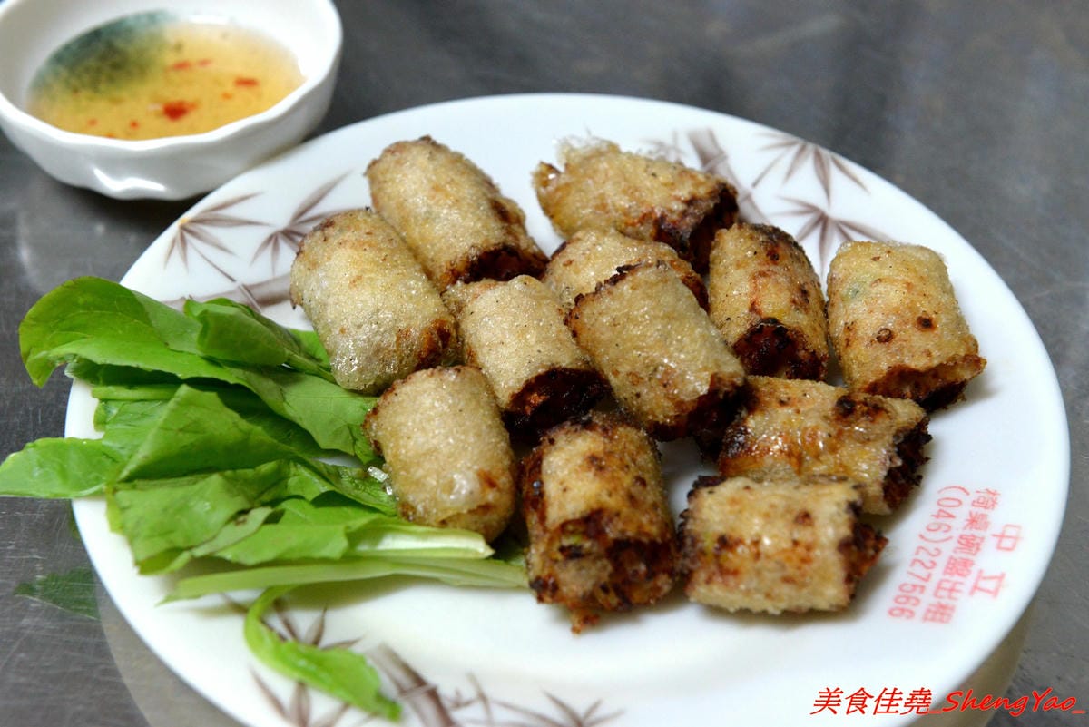 [台中沙鹿]阿蜜越南小吃 – 靜宜商圈巷弄內的平價越南小吃,口味不俗,炸春捲非常推薦,鮮魚酸辣湯也不錯。