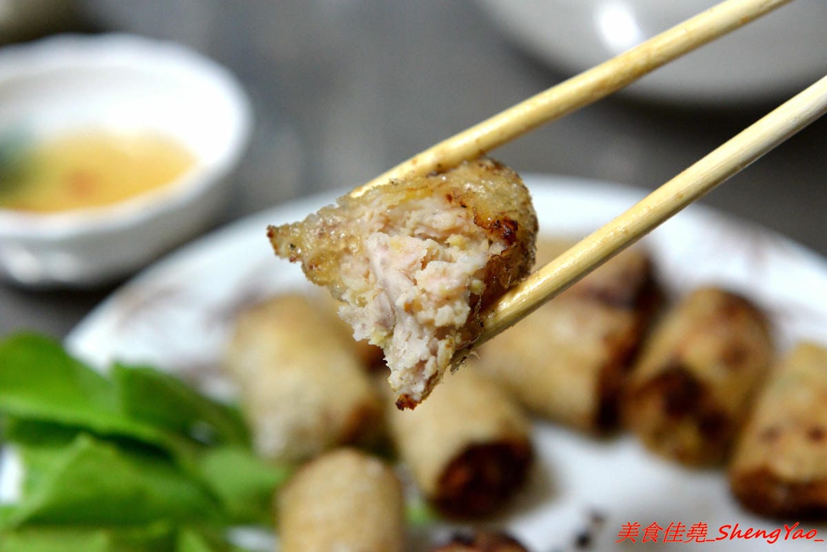 [台中沙鹿]阿蜜越南小吃 – 靜宜商圈巷弄內的平價越南小吃,口味不俗,炸春捲非常推薦,鮮魚酸辣湯也不錯。