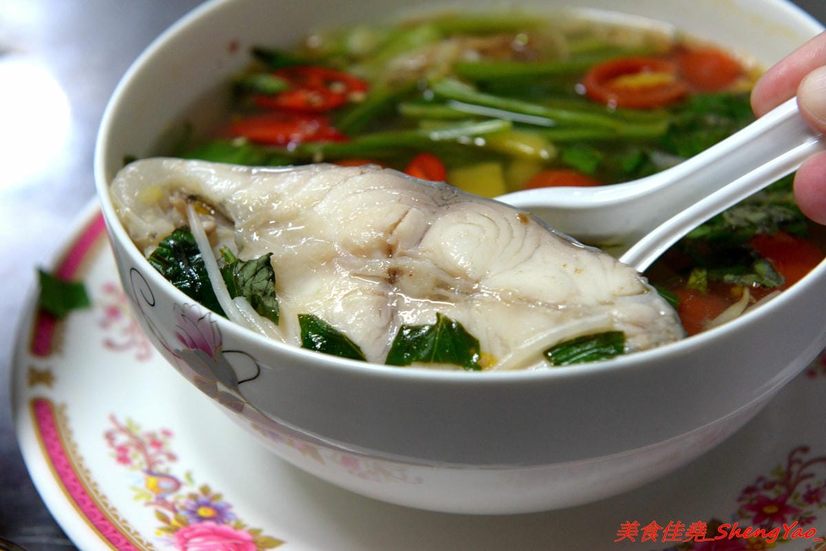 [台中沙鹿]阿蜜越南小吃 – 靜宜商圈巷弄內的平價越南小吃,口味不俗,炸春捲非常推薦,鮮魚酸辣湯也不錯。