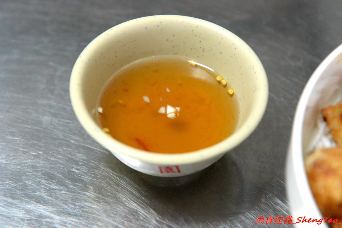 [台中沙鹿]阿蜜越南小吃 – 靜宜商圈巷弄內的平價越南小吃,口味不俗,炸春捲非常推薦,鮮魚酸辣湯也不錯。
