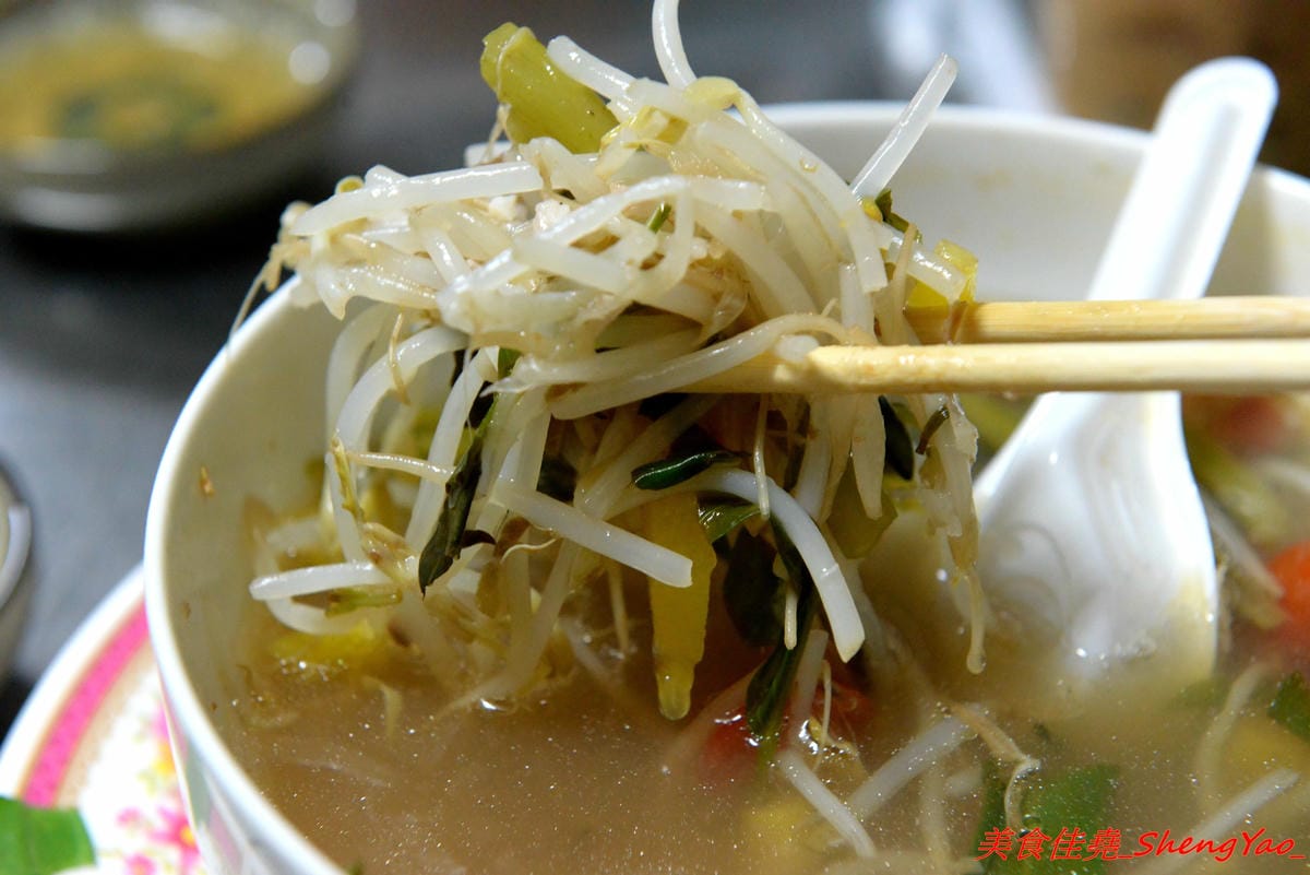 [台中沙鹿]阿蜜越南小吃 – 靜宜商圈巷弄內的平價越南小吃,口味不俗,炸春捲非常推薦,鮮魚酸辣湯也不錯。