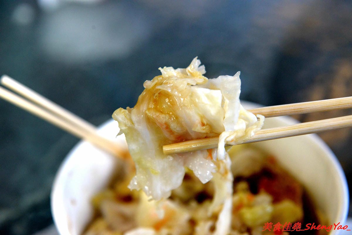 [台中沙鹿]慈禧太后一口臭豆腐 – 不少美食節目、偶像藝人都曾吃過的靜宜夜市超人氣臭豆腐攤,靜宜、弘光畢業學生們的回憶之一,現在非夜市日也吃得到了 !!