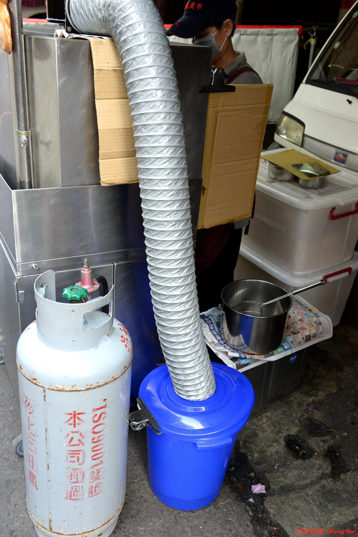 [台中沙鹿]慈禧太后一口臭豆腐 – 不少美食節目、偶像藝人都曾吃過的靜宜夜市超人氣臭豆腐攤,靜宜、弘光畢業學生們的回憶之一,現在非夜市日也吃得到了 !!
