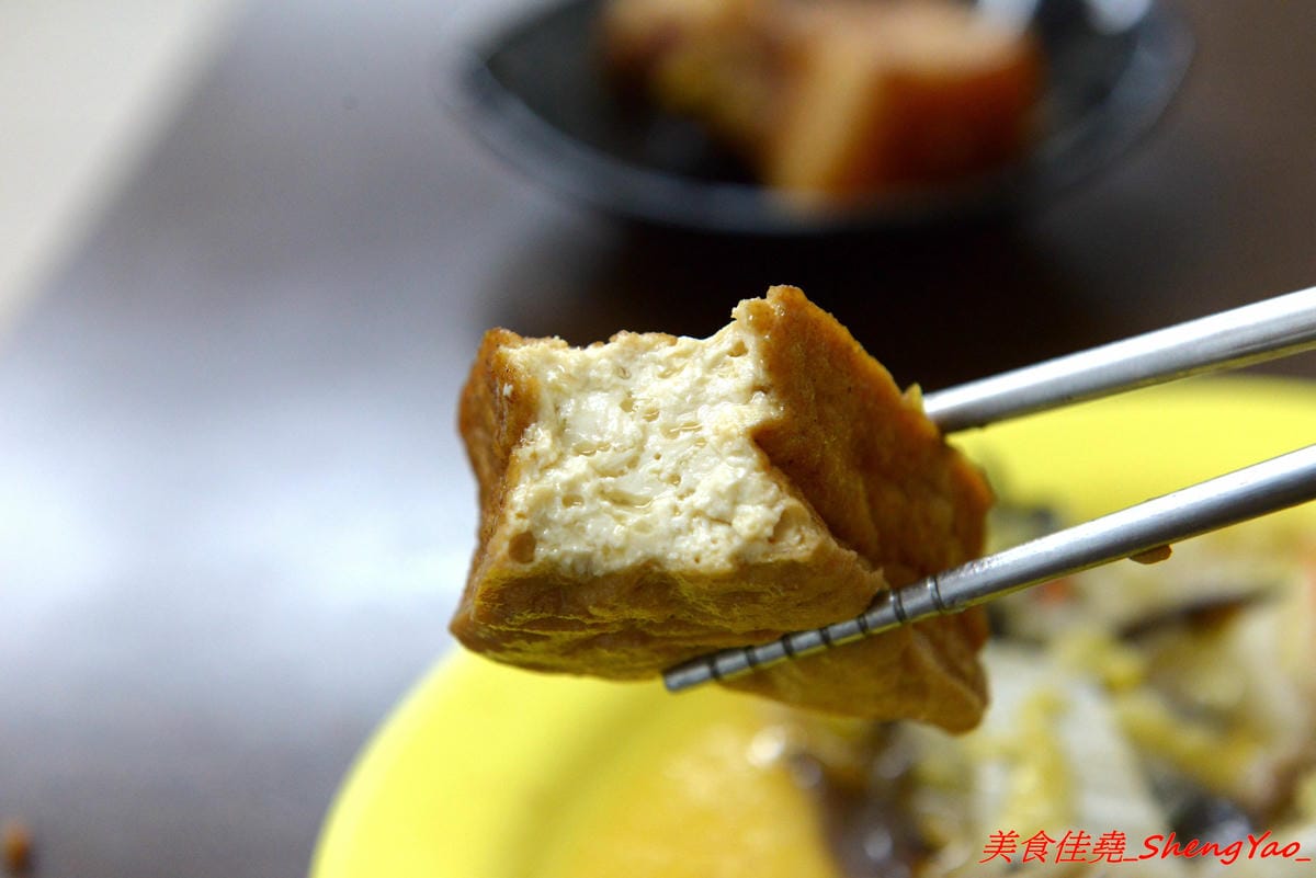 [台中沙鹿]丸魯肉飯/焢肉飯 – 沙鹿新的深夜食堂,大推魯肉飯,非常夠水準,不輸給一些台中知名的魯肉飯 !! 營業到凌晨兩點,吃宵夜的新去處。
