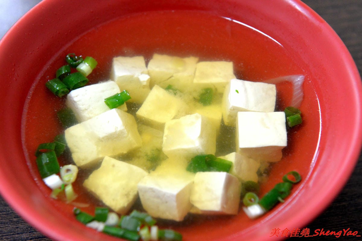[台中沙鹿]丸魯肉飯/焢肉飯 – 沙鹿新的深夜食堂,大推魯肉飯,非常夠水準,不輸給一些台中知名的魯肉飯 !! 營業到凌晨兩點,吃宵夜的新去處。
