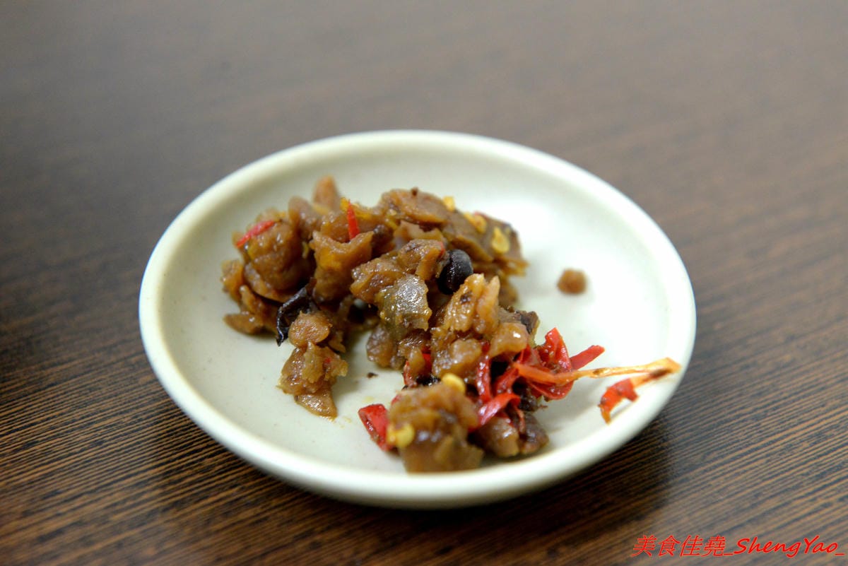 [台中沙鹿]丸魯肉飯/焢肉飯 – 沙鹿新的深夜食堂,大推魯肉飯,非常夠水準,不輸給一些台中知名的魯肉飯 !! 營業到凌晨兩點,吃宵夜的新去處。