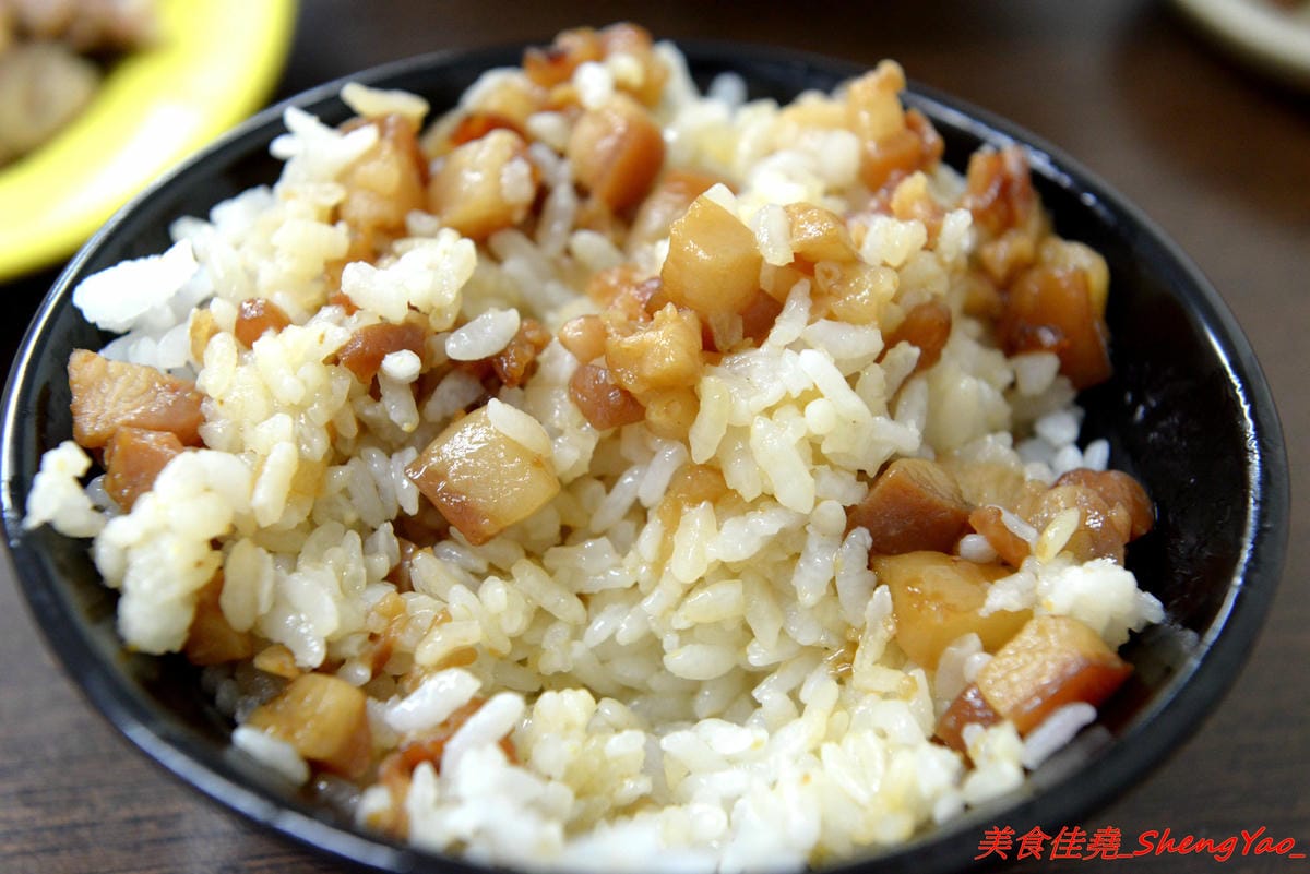 [台中沙鹿]丸魯肉飯/焢肉飯 – 沙鹿新的深夜食堂,大推魯肉飯,非常夠水準,不輸給一些台中知名的魯肉飯 !! 營業到凌晨兩點,吃宵夜的新去處。