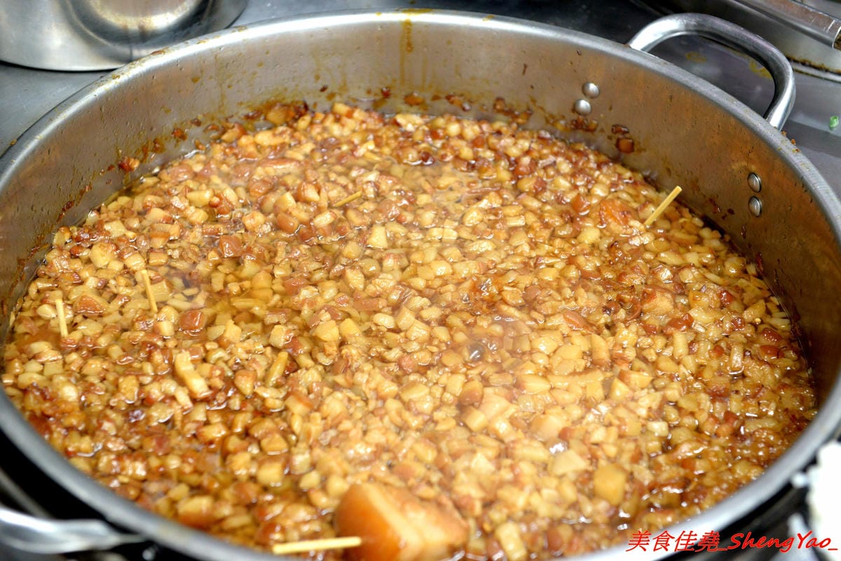 [台中沙鹿]丸魯肉飯/焢肉飯 – 沙鹿新的深夜食堂,大推魯肉飯,非常夠水準,不輸給一些台中知名的魯肉飯 !! 營業到凌晨兩點,吃宵夜的新去處。