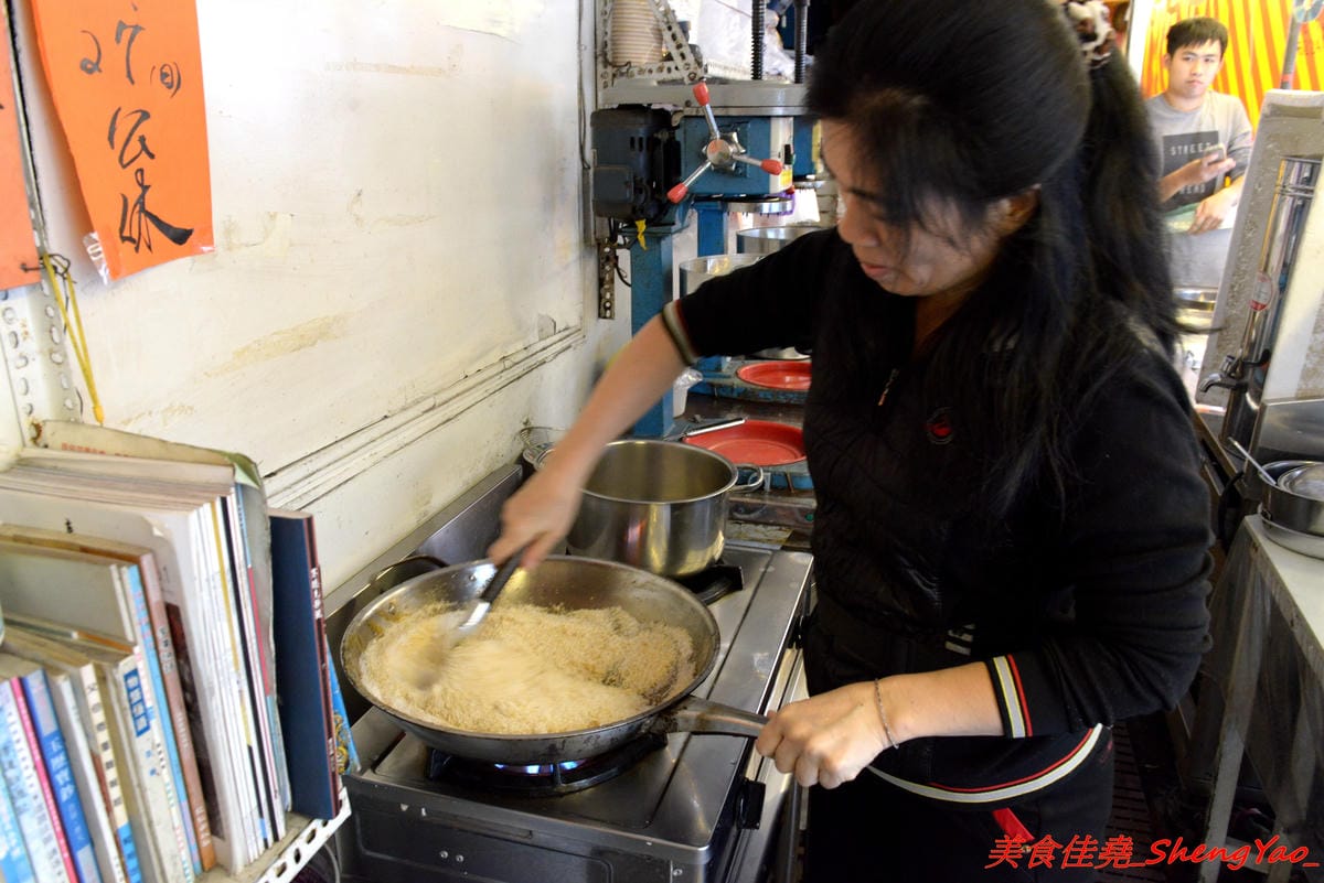 [台中清水]清水紫雲巖第一銀行旁無名冰品店 – 在地人才知道的佛心價格冰品店,大推粉圓豆花,炒糖糖水配上白粉圓,具有濃濃古早味,裏頭也有賣手沖咖啡,一杯將近300ml只賣百元不到的價格。
