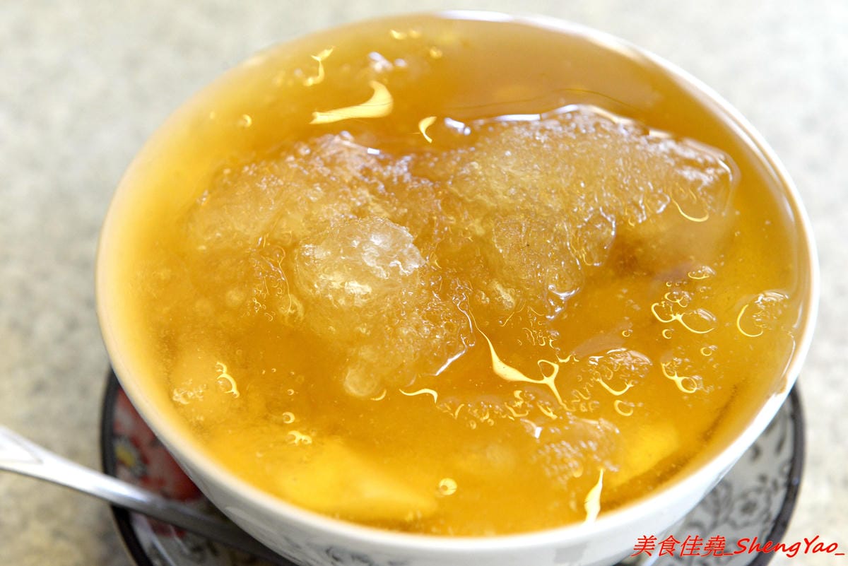 [台中清水]清水紫雲巖第一銀行旁無名冰品店 – 在地人才知道的佛心價格冰品店,大推粉圓豆花,炒糖糖水配上白粉圓,具有濃濃古早味,裏頭也有賣手沖咖啡,一杯將近300ml只賣百元不到的價格。