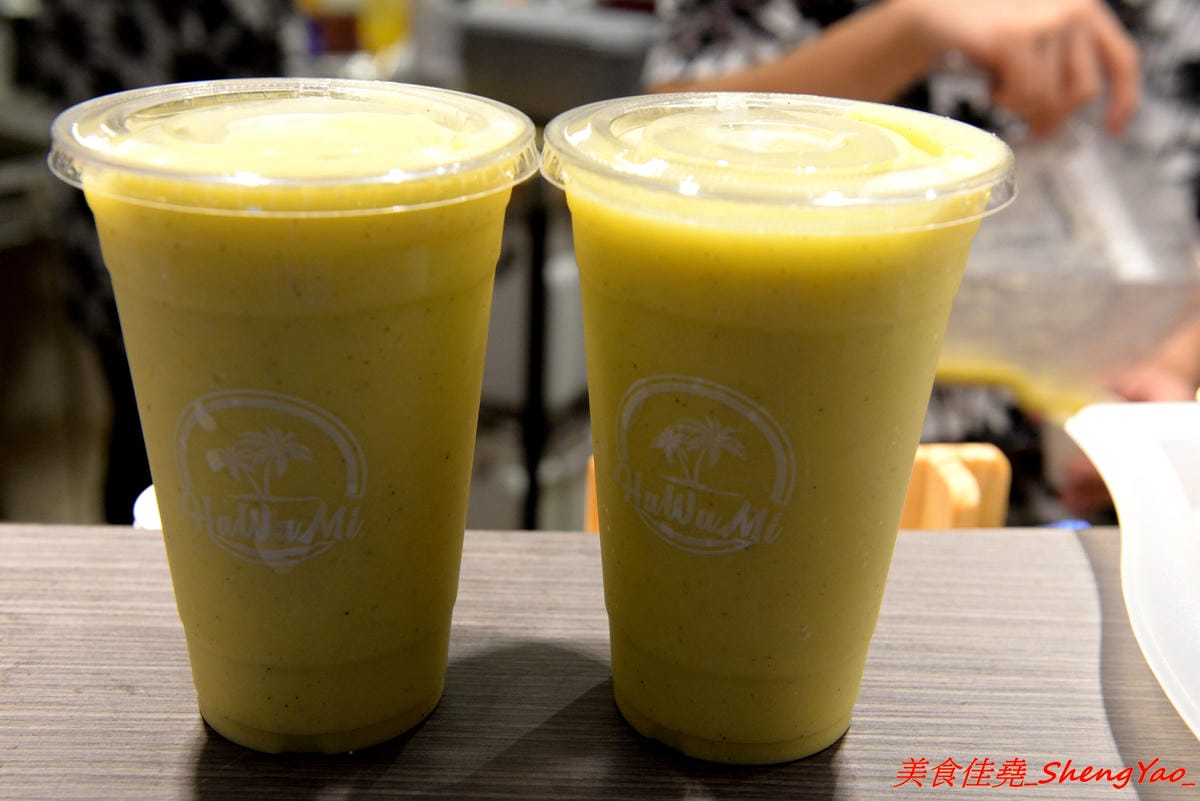 [台中后里]幸龍豚骨創作麵 – 麗寶OUTLET MALL三樓美食廣場,日本師傅坐鎮的創作拉麵店,台灣第一家分店,精心熬煮的湯頭味道還不錯,試營運套餐169元就有拉麵炸雞飲料。
