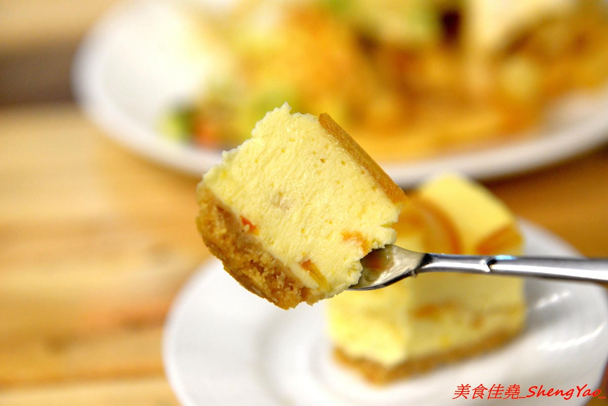 [台中清水]23弄咖啡館 – 清水新開的文創風咖啡店,店內有許多手作文創小物和雜貨,環境溫馨舒服,餐點分三個時段供餐分別由不同人負責,選擇性多。