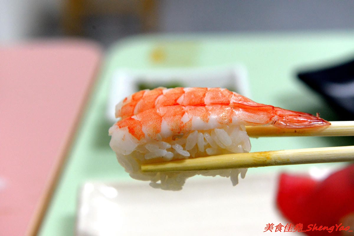 [台中清水]鮨二壽司屋 – 清水第二家生魚片、壽司專賣店,生魚片和壽司都可以客製化,魚肉食材頗新鮮,價格超便宜,C/P值非常高,店家生意很好,外帶建議先打電話預訂。(已歇業)