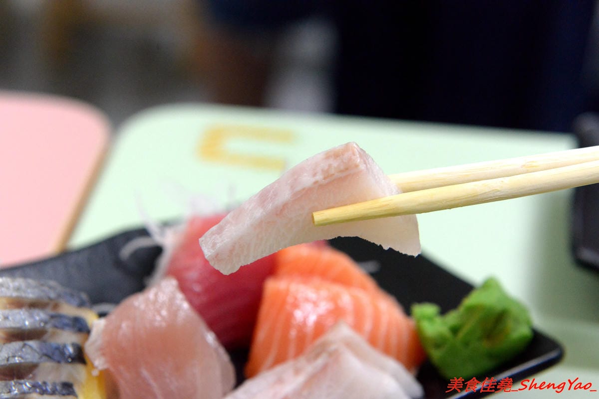 [台中清水]鮨二壽司屋 – 清水第二家生魚片、壽司專賣店,生魚片和壽司都可以客製化,魚肉食材頗新鮮,價格超便宜,C/P值非常高,店家生意很好,外帶建議先打電話預訂。(已歇業)