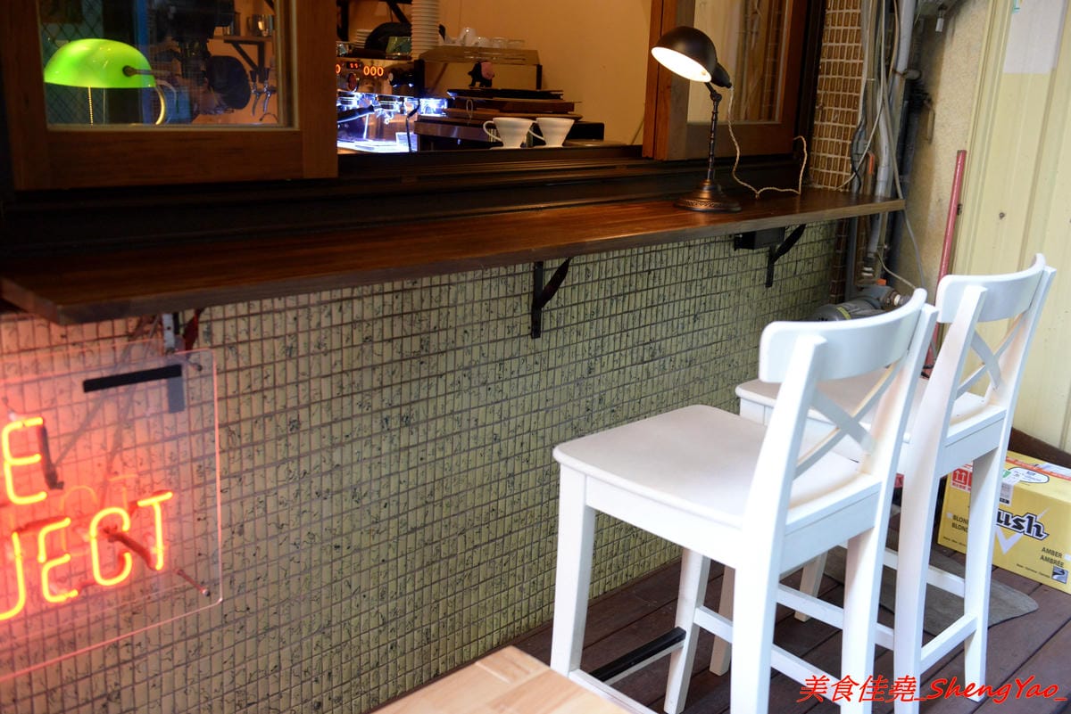 [台中大甲]布魯本咖啡 Brewband Coffee – 藏身在大甲鬧區巷弄內的低調咖啡店,溫馨小店的氣氛相當不錯,咖啡豆自家烘焙,咖啡除了常見的手沖和義式還有許多加了酒類的咖啡和台中超罕見的氮氣咖啡