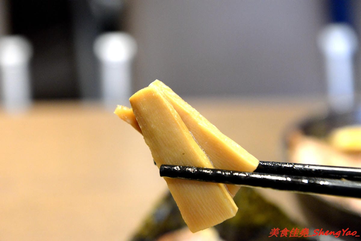 [台中西區]麵屋 零 – 日本人開的拉麵店,老闆來自日本池袋知名拉麵店”大勝軒”,在台灣先後在鷹流拉麵和麵屋輝擔任拉麵師傅,拉麵湯頭好喝有記憶度,叉燒大塊好吃,2/10-2/12試賣,2/13正式開幕。