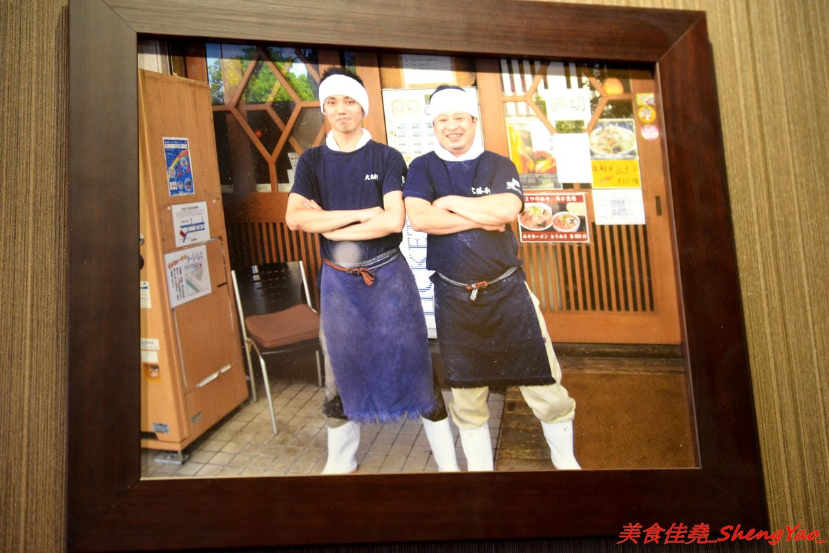 [台中西區]麵屋 零 – 日本人開的拉麵店,老闆來自日本池袋知名拉麵店”大勝軒”,在台灣先後在鷹流拉麵和麵屋輝擔任拉麵師傅,拉麵湯頭好喝有記憶度,叉燒大塊好吃,2/10-2/12試賣,2/13正式開幕。