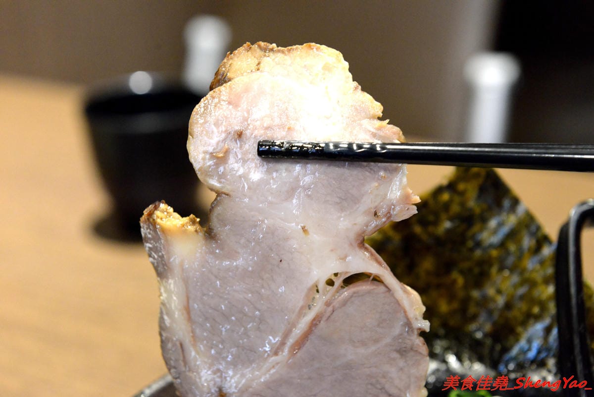 [台中西區]麵屋 零 – 日本人開的拉麵店,老闆來自日本池袋知名拉麵店”大勝軒”,在台灣先後在鷹流拉麵和麵屋輝擔任拉麵師傅,拉麵湯頭好喝有記憶度,叉燒大塊好吃,2/10-2/12試賣,2/13正式開幕。