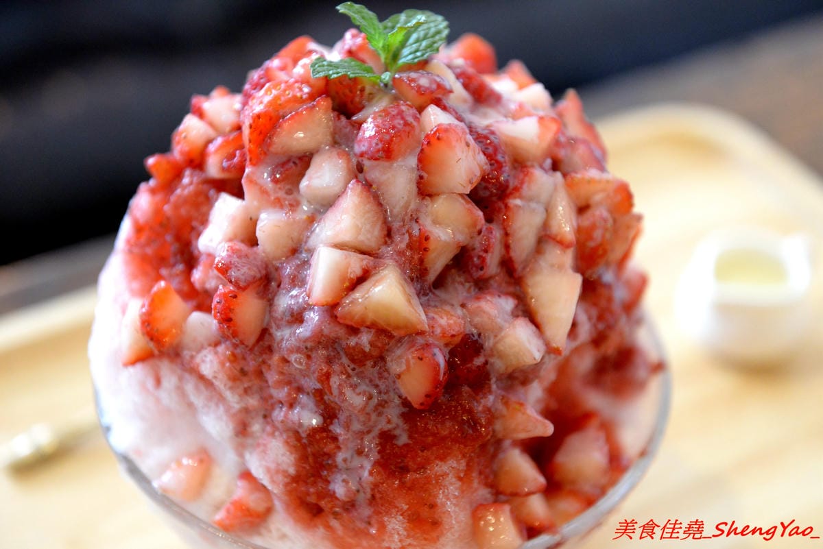 [台中清水]Yorimichi 順道菓子店 甜點飲品篇 – 台中海線最有深度的甜點店,除了日式刨冰和泡芙外現在也推出多種甜點和飲品,新口味芝麻鮮奶泡芙搶先亮相,另外大推三種吃法的生乳布蕾、提拉米