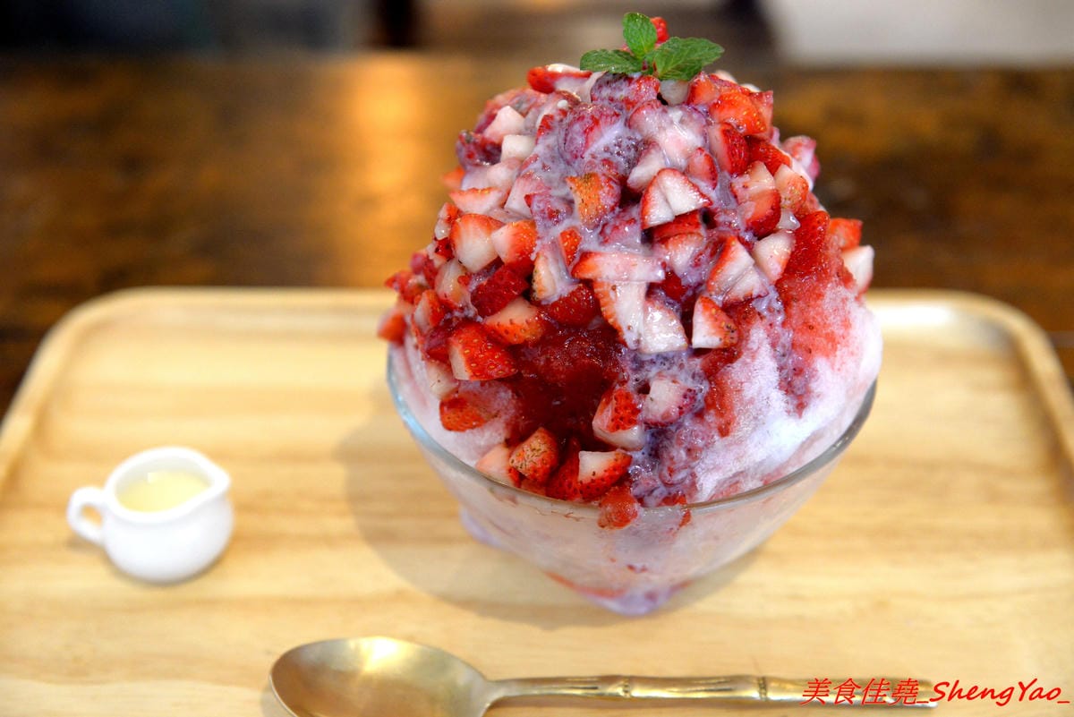 [台中清水]Yorimichi 順道菓子店 甜點飲品篇 – 台中海線最有深度的甜點店,除了日式刨冰和泡芙外現在也推出多種甜點和飲品,新口味芝麻鮮奶泡芙搶先亮相,另外大推三種吃法的生乳布蕾、提拉米
