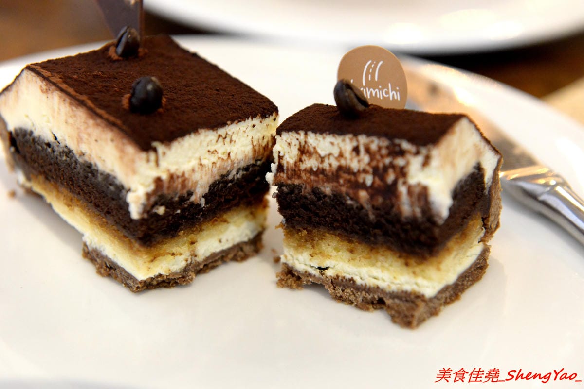 [台中清水]Yorimichi 順道菓子店 甜點飲品篇 – 台中海線最有深度的甜點店,除了日式刨冰和泡芙外現在也推出多種甜點和飲品,新口味芝麻鮮奶泡芙搶先亮相,另外大推三種吃法的生乳布蕾、提拉米