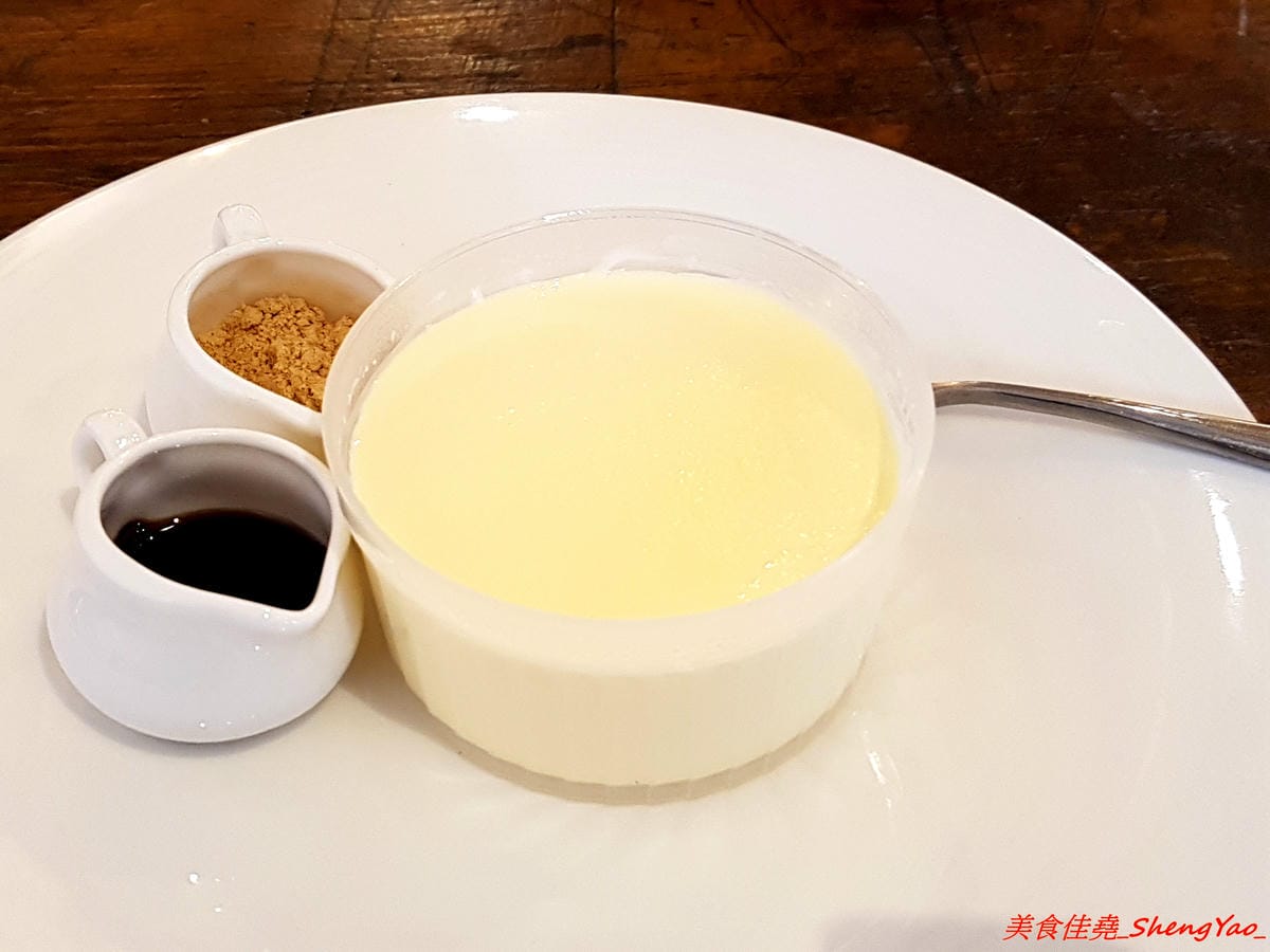 [台中清水]Yorimichi 順道菓子店 甜點飲品篇 – 台中海線最有深度的甜點店,除了日式刨冰和泡芙外現在也推出多種甜點和飲品,新口味芝麻鮮奶泡芙搶先亮相,另外大推三種吃法的生乳布蕾、提拉米