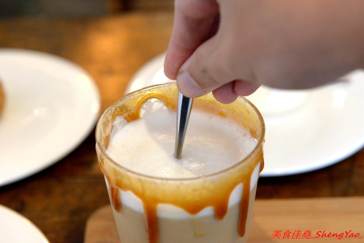 [台中清水]Yorimichi 順道菓子店 甜點飲品篇 – 台中海線最有深度的甜點店,除了日式刨冰和泡芙外現在也推出多種甜點和飲品,新口味芝麻鮮奶泡芙搶先亮相,另外大推三種吃法的生乳布蕾、提拉米