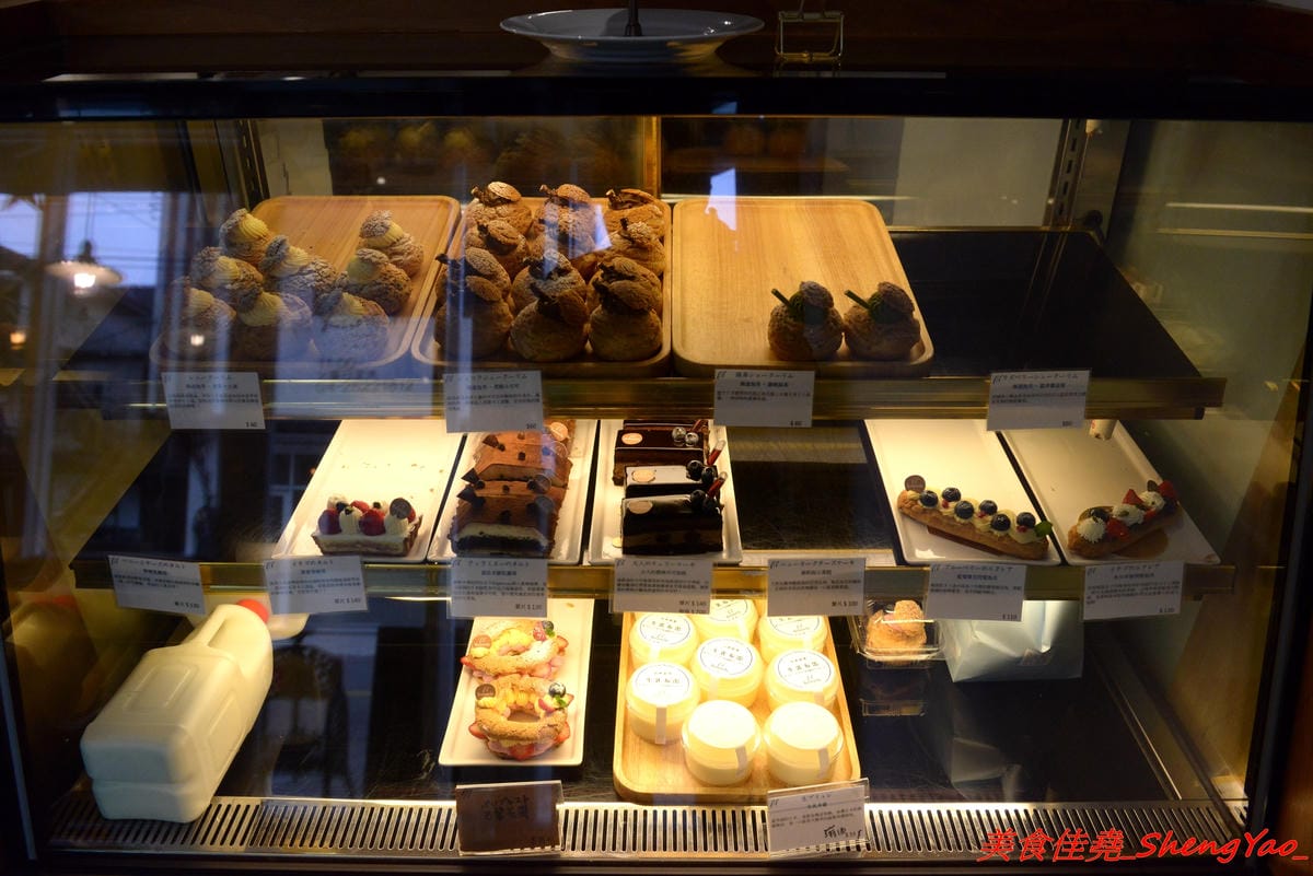 [台中清水]Yorimichi 順道菓子店 甜點飲品篇 – 台中海線最有深度的甜點店,除了日式刨冰和泡芙外現在也推出多種甜點和飲品,新口味芝麻鮮奶泡芙搶先亮相,另外大推三種吃法的生乳布蕾、提拉米