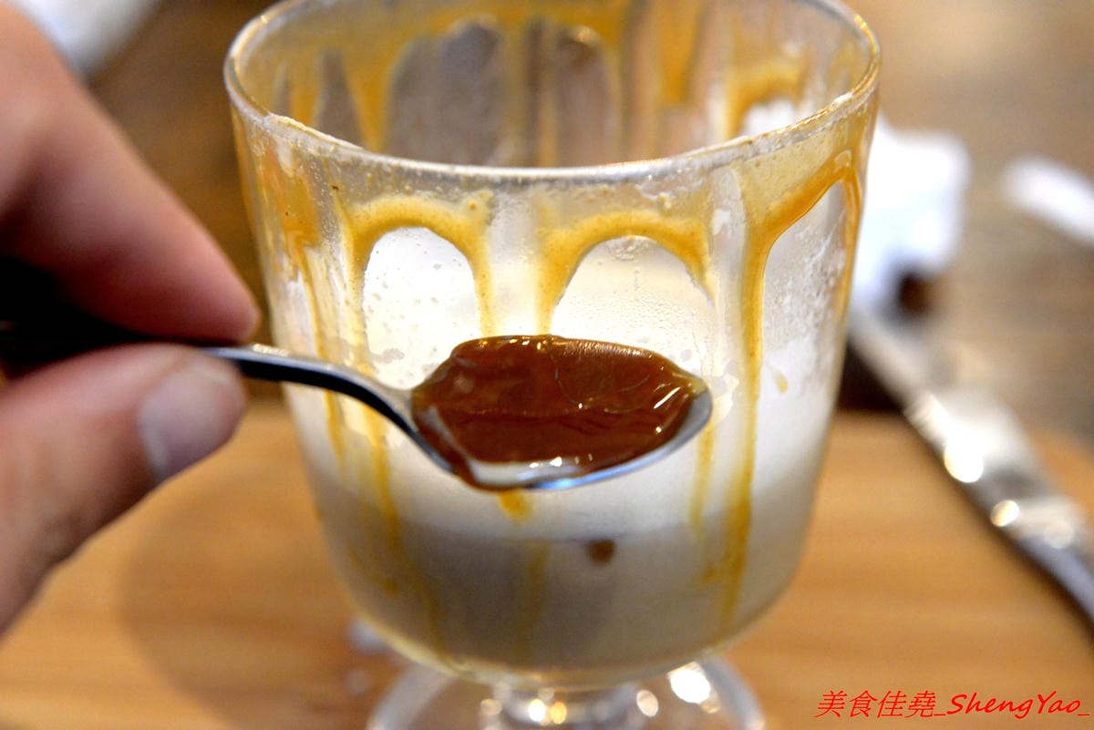 [台中清水]Yorimichi 順道菓子店 甜點飲品篇 – 台中海線最有深度的甜點店,除了日式刨冰和泡芙外現在也推出多種甜點和飲品,新口味芝麻鮮奶泡芙搶先亮相,另外大推三種吃法的生乳布蕾、提拉米