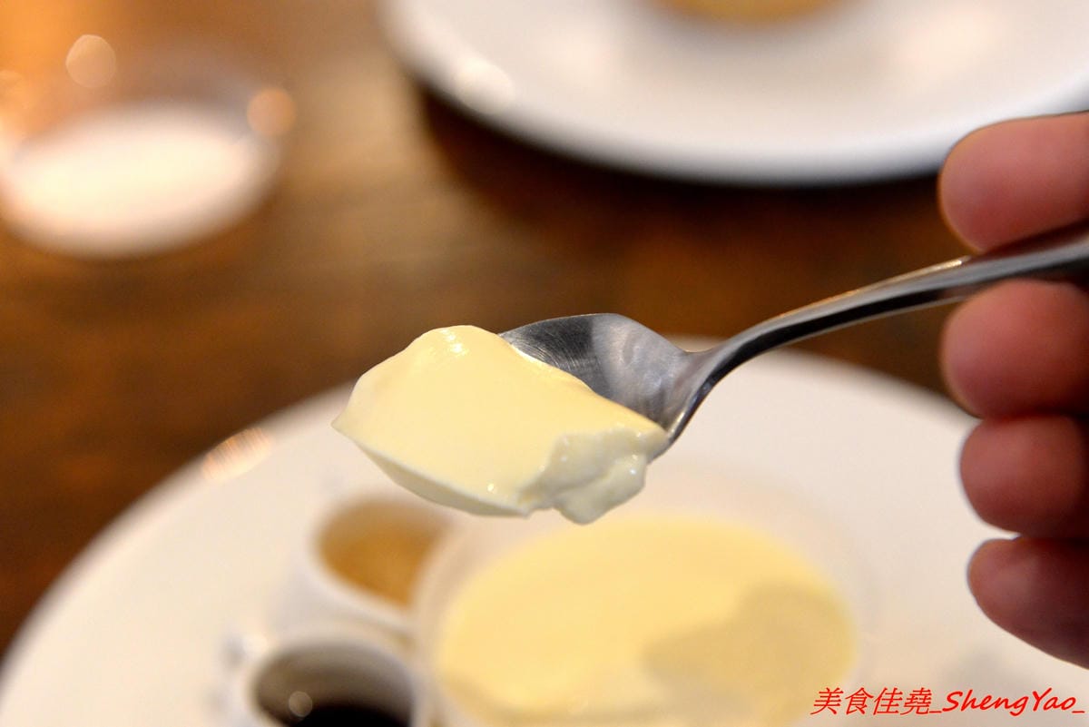 [台中清水]Yorimichi 順道菓子店 甜點飲品篇 – 台中海線最有深度的甜點店,除了日式刨冰和泡芙外現在也推出多種甜點和飲品,新口味芝麻鮮奶泡芙搶先亮相,另外大推三種吃法的生乳布蕾、提拉米
