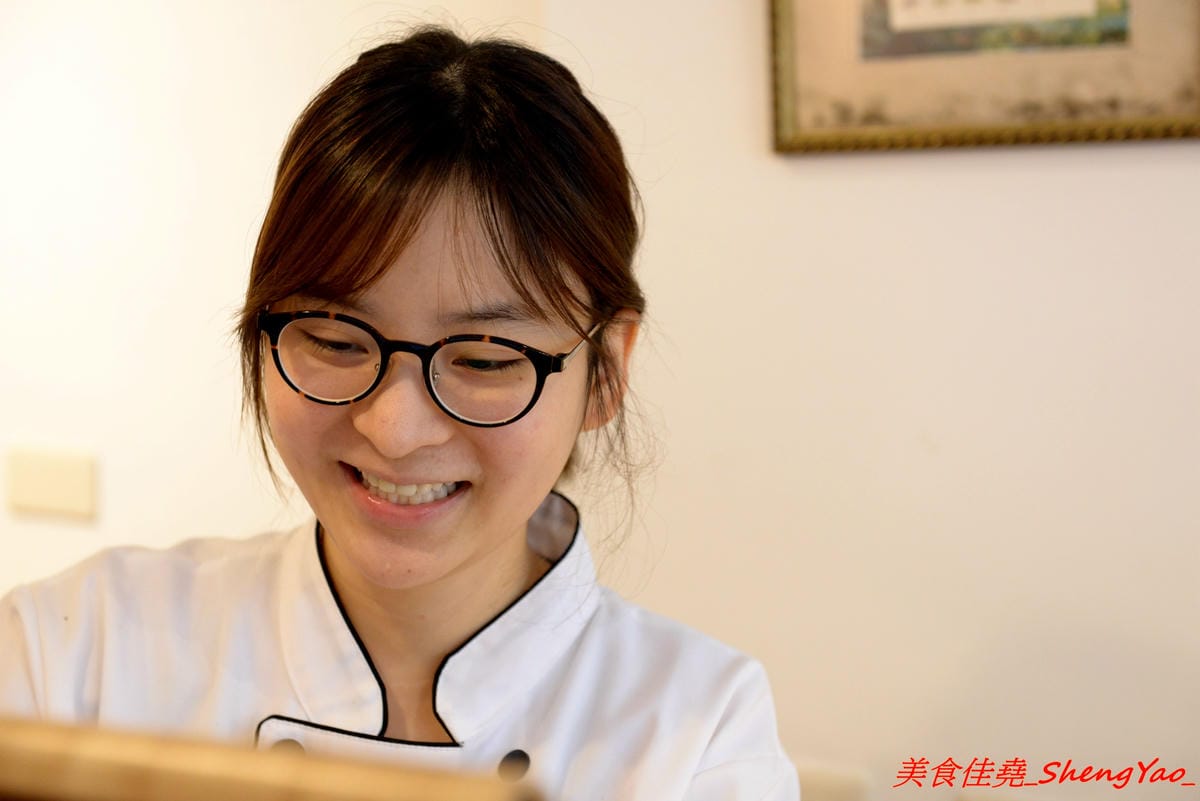 [台中清水]Yorimichi 順道菓子店 甜點飲品篇 – 台中海線最有深度的甜點店,除了日式刨冰和泡芙外現在也推出多種甜點和飲品,新口味芝麻鮮奶泡芙搶先亮相,另外大推三種吃法的生乳布蕾、提拉米